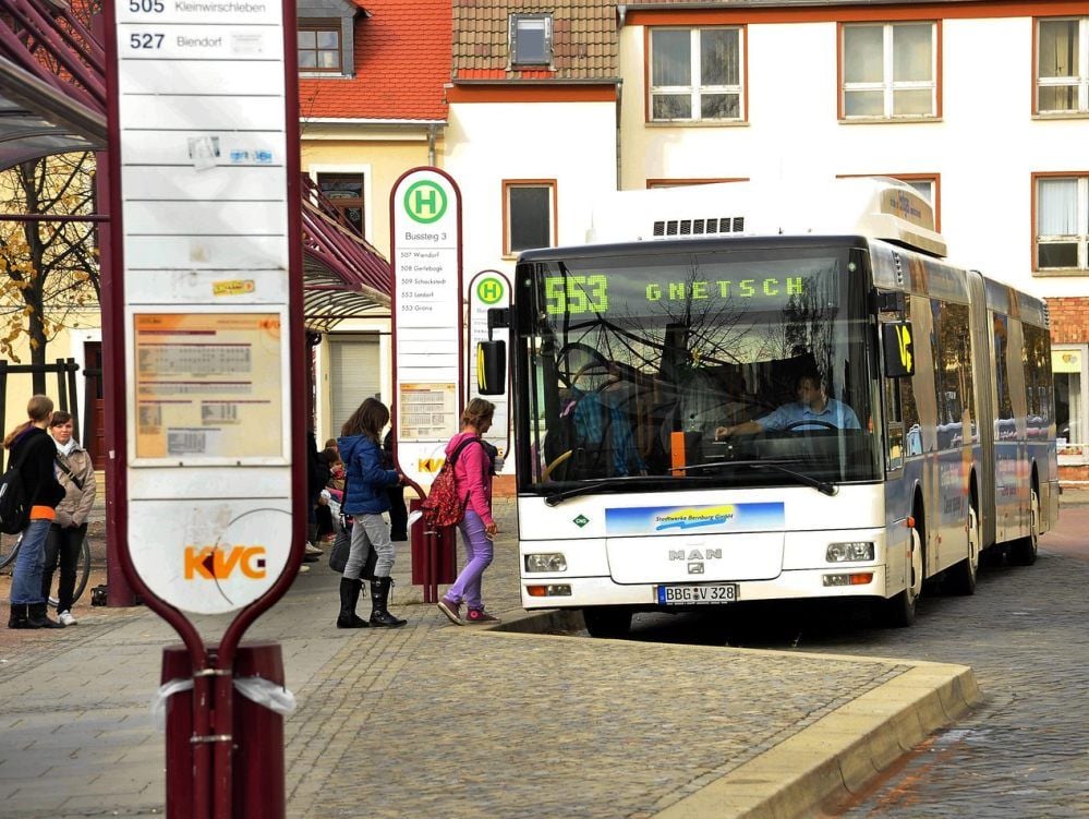 Wer darf in der kommenden Dekade den Nahverkehr im Salzland betreiben? Darüber wird vor Gericht gestritten.