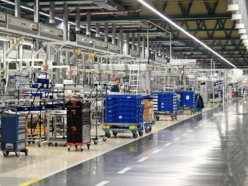 Fertigungshalle im VW-Werk Salzgitter. Foto: Holger Hollemann