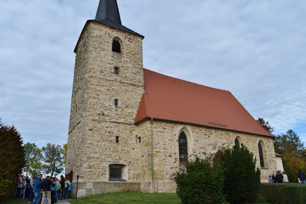 Ihre schmuck sanierte 500 Jahre alte Gallus-Kirche feiern die Lossaer.