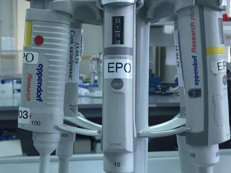 Blick in ein Anti-Doping-Labor. Mit einem neuen Testverfahren will die Welt-Anti-Doping-Agentur die Kontrollen künftig revolutionieren. Foto: Matt Slater/PA Wire/dpa