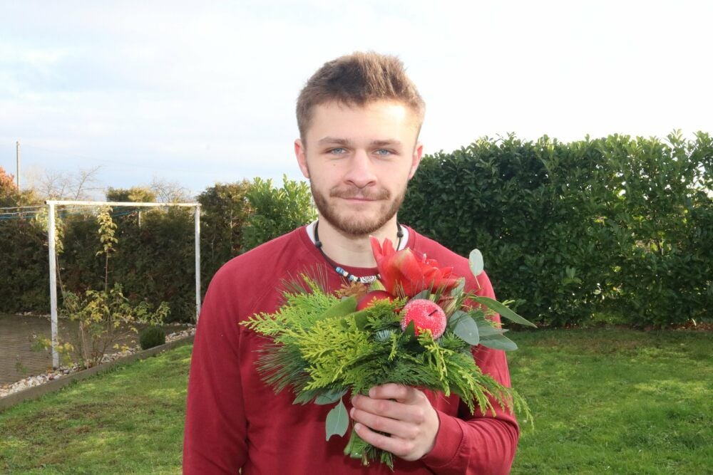 Leon Sawallisch mit dem Blumenstrauß der Woche.