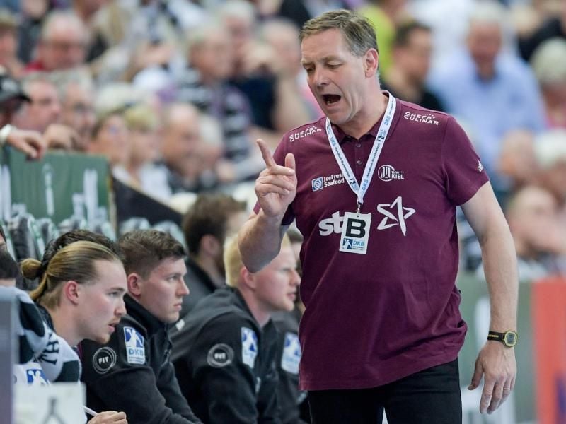 Steht mit THW Kiel in Skopje unter Druck: Coach Alfred Gislason. Foto: Axel Heimken