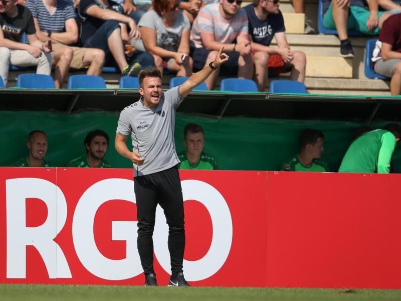Trainer Enrico Maaßen trifft mit dem SV Rödinghausen auf den FC Bayern München. Foto: Friso Gentsch