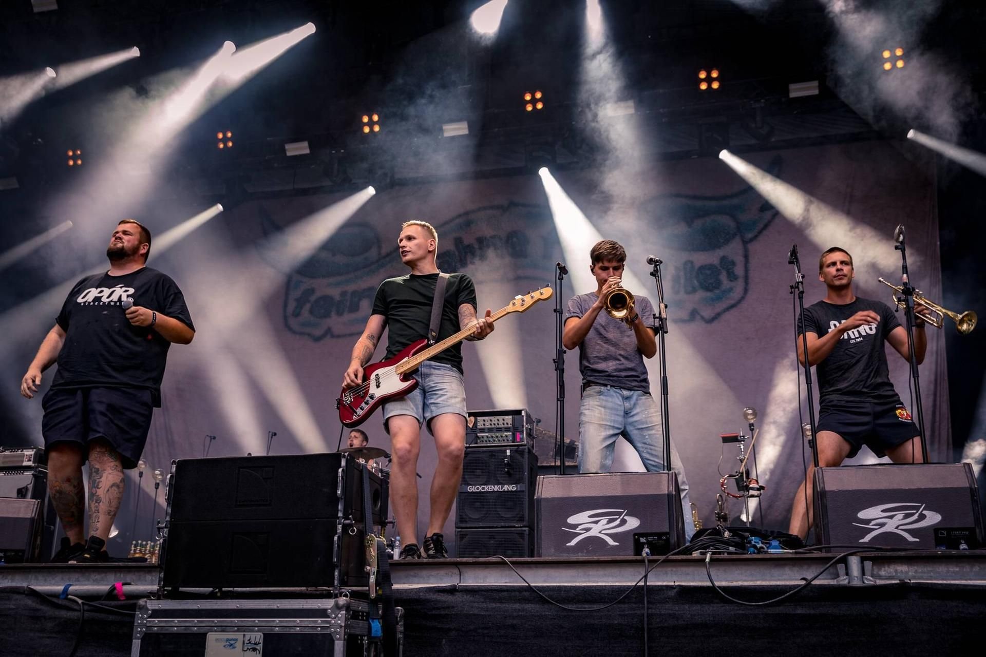 Feine Sahne Fischfilet bei einem Konzert beim Taubertal Festival in Rothenburg ob der Tauber am 10.08.2018.
