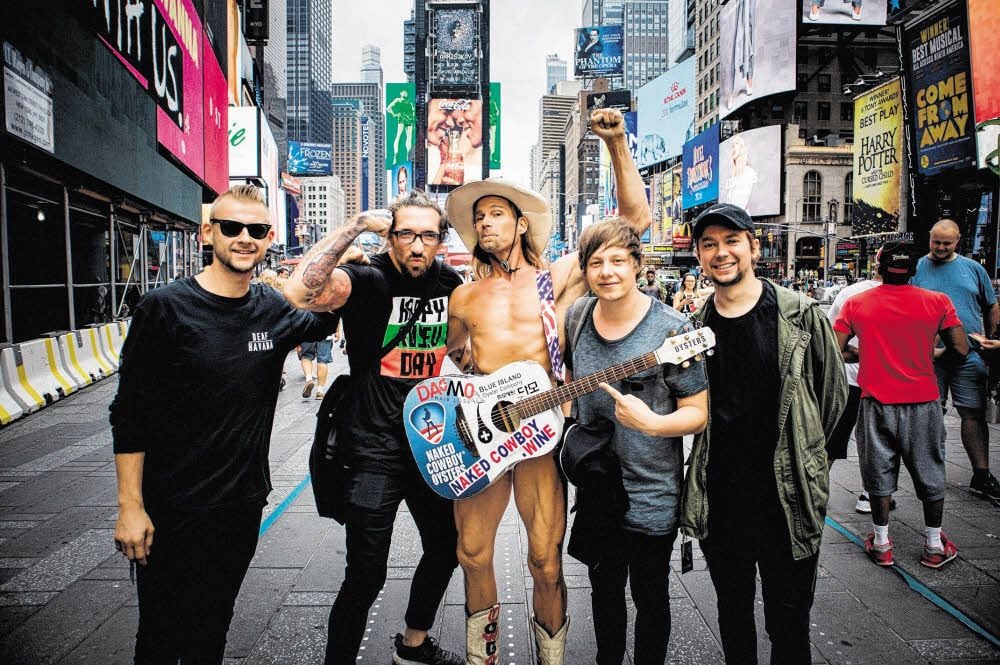 Sie stammen aus Halle, begeistern bei Youtube Millionen und starteten jetzt mit einem neuen Album im Gepäck zu einem besonderen Abenteuer: Sachsen-Anhalts härteste Rockband Annisokay spielte in nur 31 Tagen 28 Konzerte in den USA. Schlagzeuger Nico Vaeen, Sänger Dave Grunewald, Gitarrist Christoph Wieczorek und Bassmann Norbert Rose (v.l.).