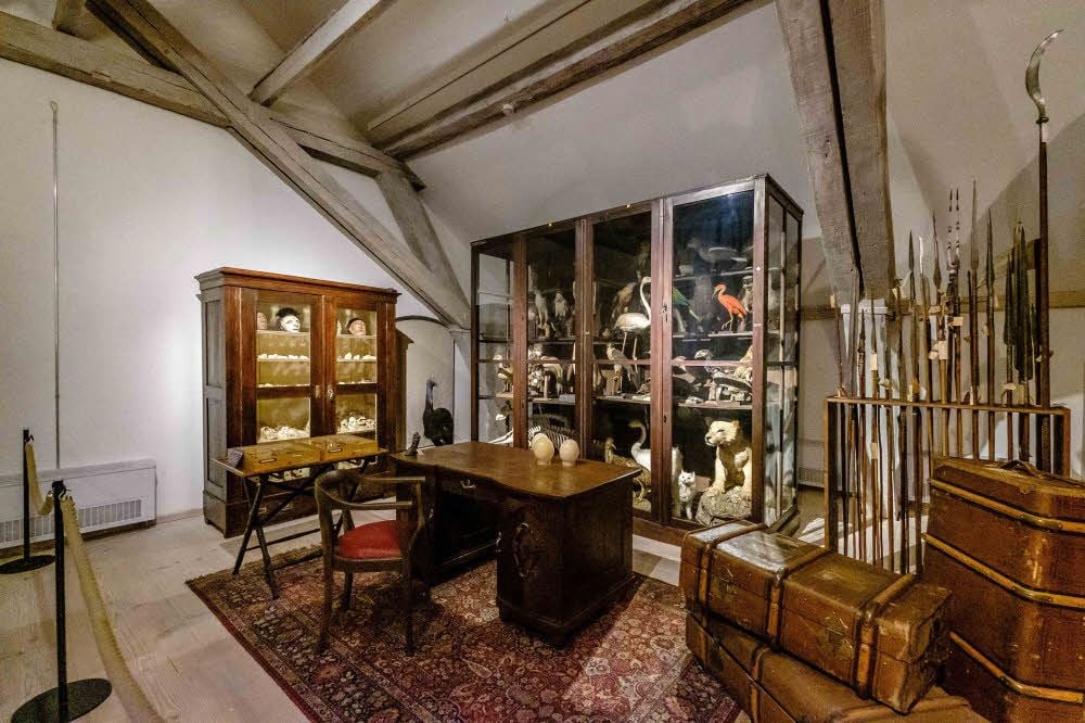Im zweiten Obergeschoss des Museums, „Riemers Welt“, ist auch das Arbeitszimmer des Sammlers nachempfunden worden. Derzeit steht einmal mehr Julius Riemers Rolle während der Nazi-Zeit zur Debatte.