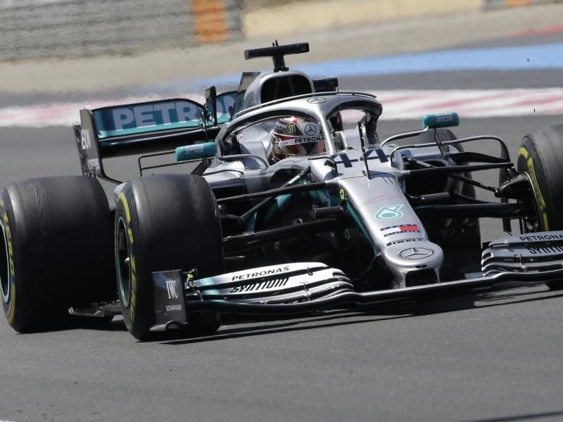 Schnellster beim ersten Training in Spielberg: Mercedes-Pilot Lewis Hamilton. Foto: Claude Paris/AP