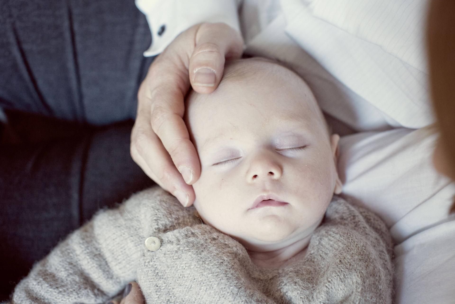 In Gelsenkirchen sind mehrere Babys ohne Hände geboren worden. (Symbolbild)
