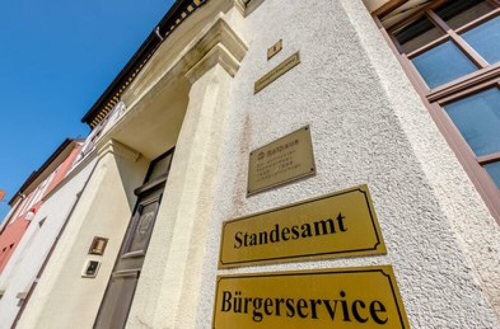 Verwaltungen haben symbolhaft dargestellt ganz unterschiedliche Strukturen und Bereiche.
