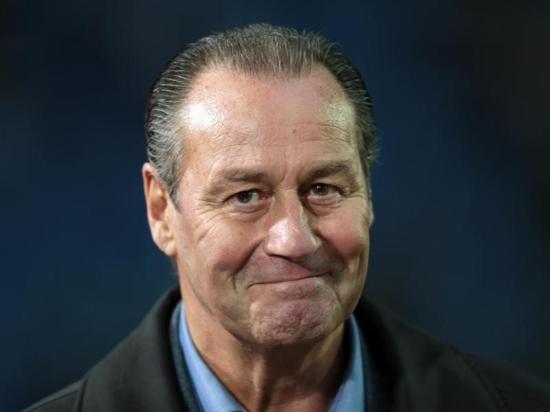 Huub Stevens einstige Fußball-Philosophie „Die Null muss stehen” wurde zum geflügelten Wort - Schalkes Jahrhunderttrainer wird 65. Foto: Ina Fassbender
