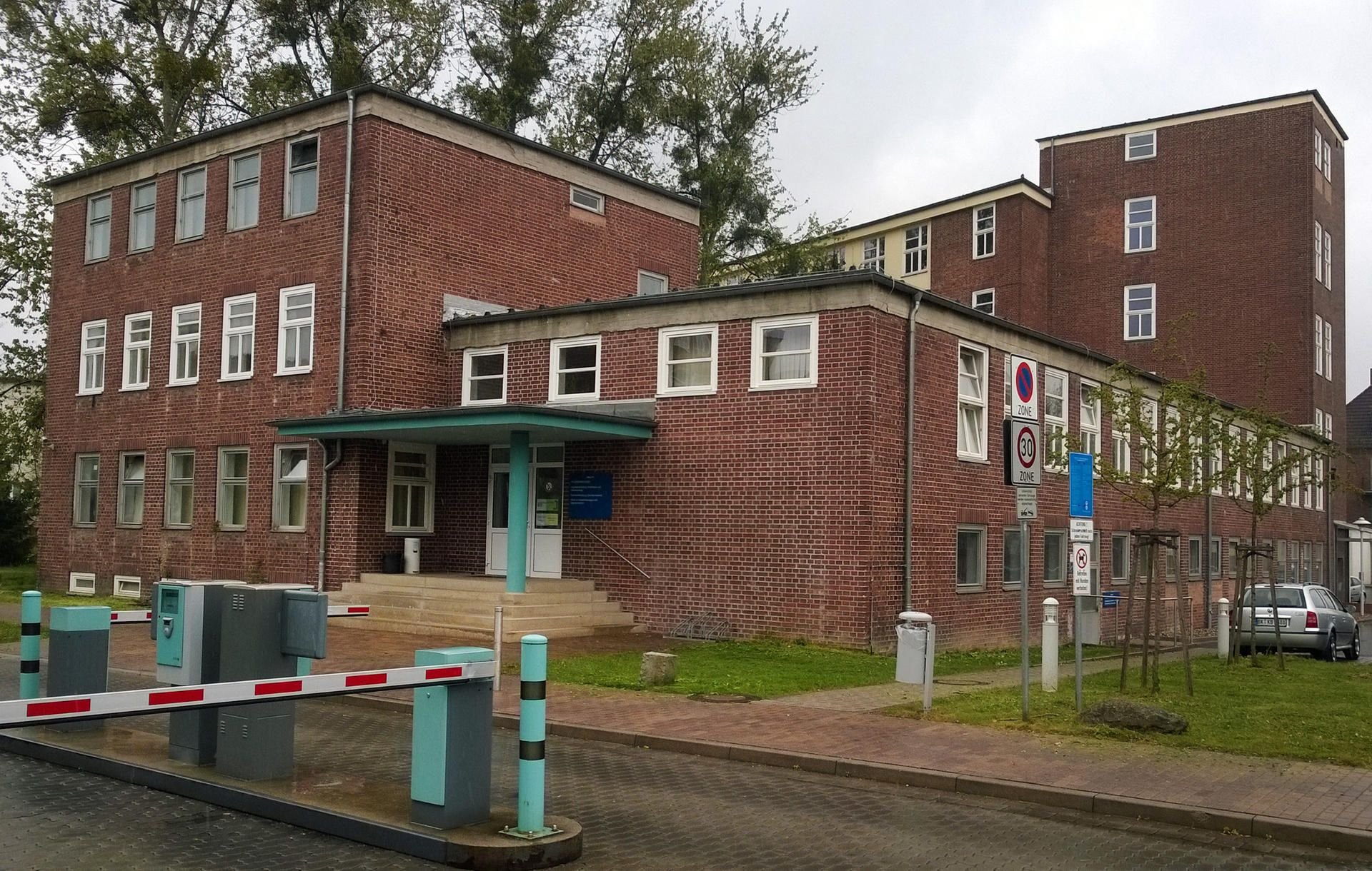 Das Haus 15 der Universitätsklinik Magdeburg. Das Gebäude wurde im vergangenen Jahr abgerissen.