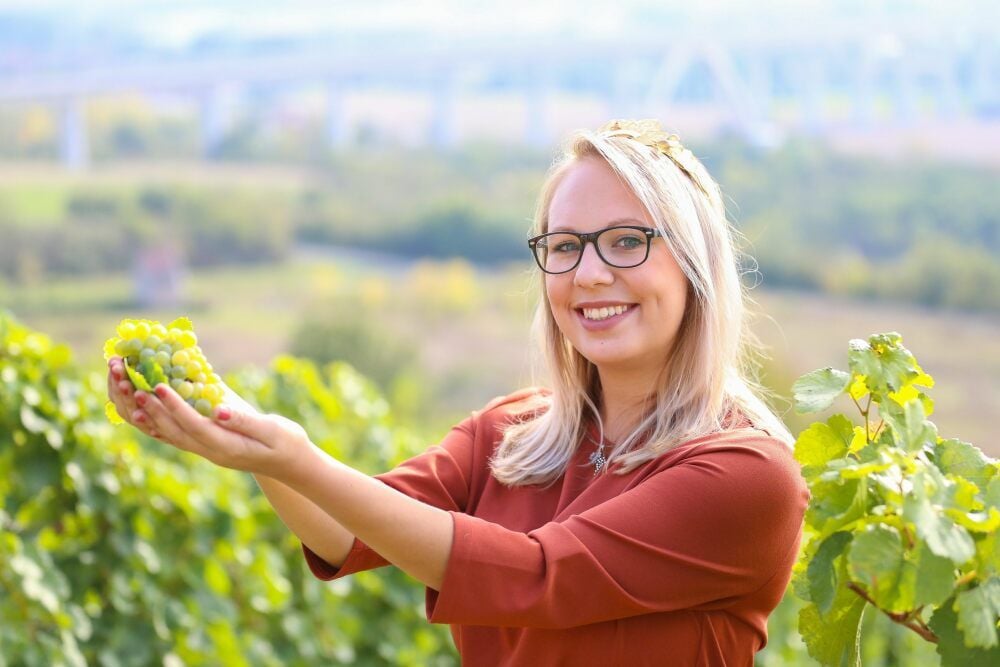 Die Amtszeit der Steigraer Weinprinzessin Laura Weber geht für ein Jahr in die Verlängerung.