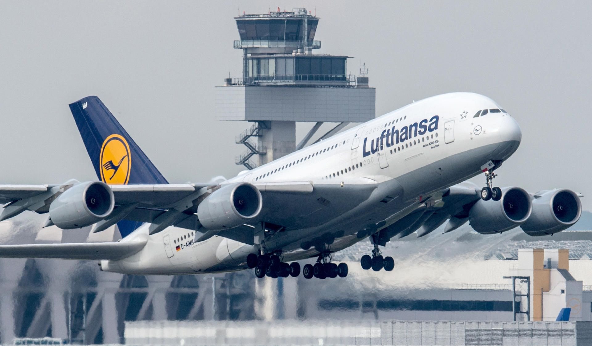 Auf der Passagierliste eines Lufthansa-Fluges sind 191 Reisende vermerkt, doch bei der Landung sind 192 Menschen an Bord.
