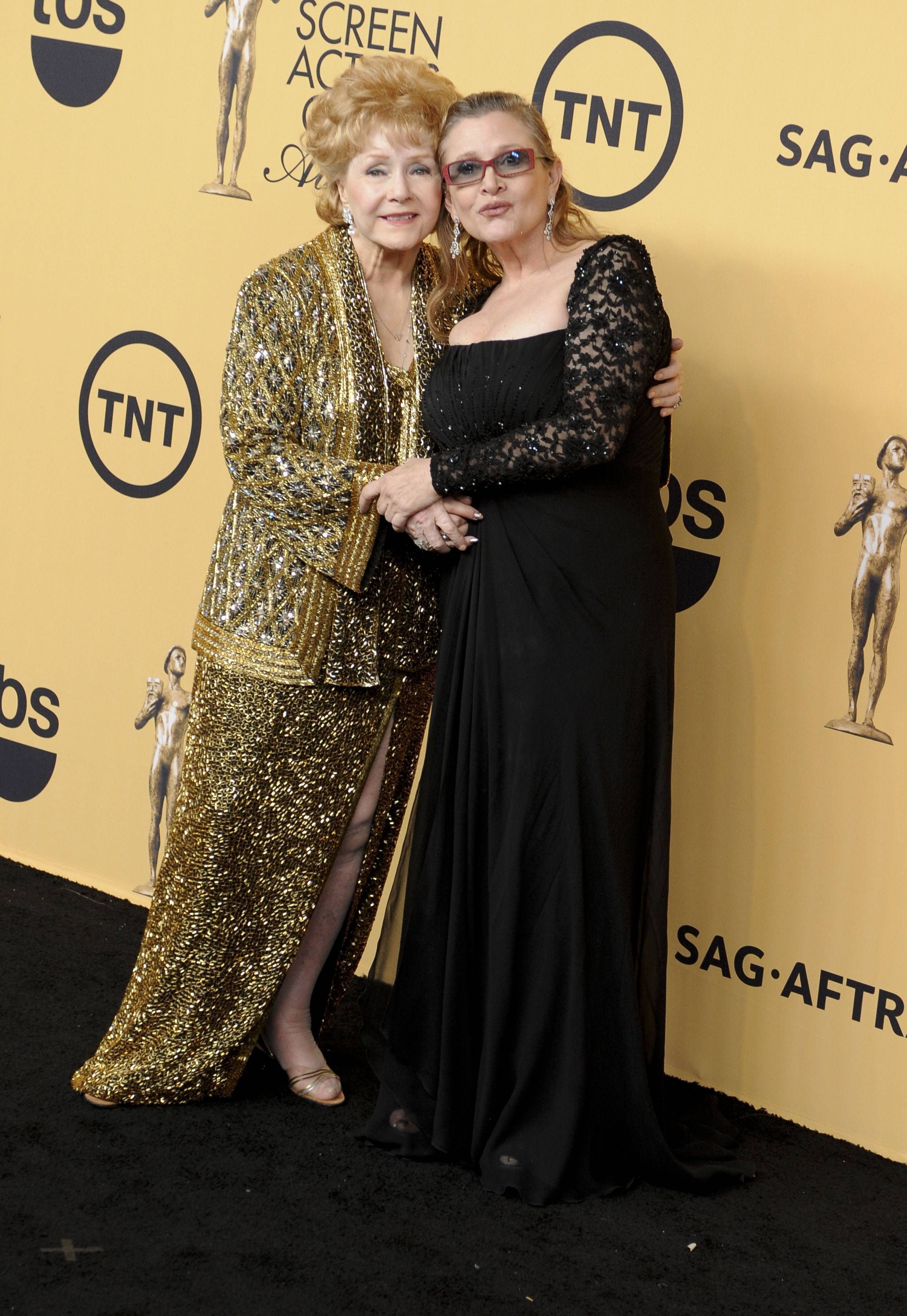 Debbie Reynolds mit ihrer Tochter Carrie Fisher: Ihr Verhätnis war nicht immer so harmonisch wie in den letzten Jahren.