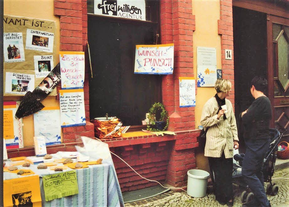 Mittelstraßenfest im Jahr 2000 - ein Jahr zuvor hatte sich die Freiwilligenagentur gegründet.