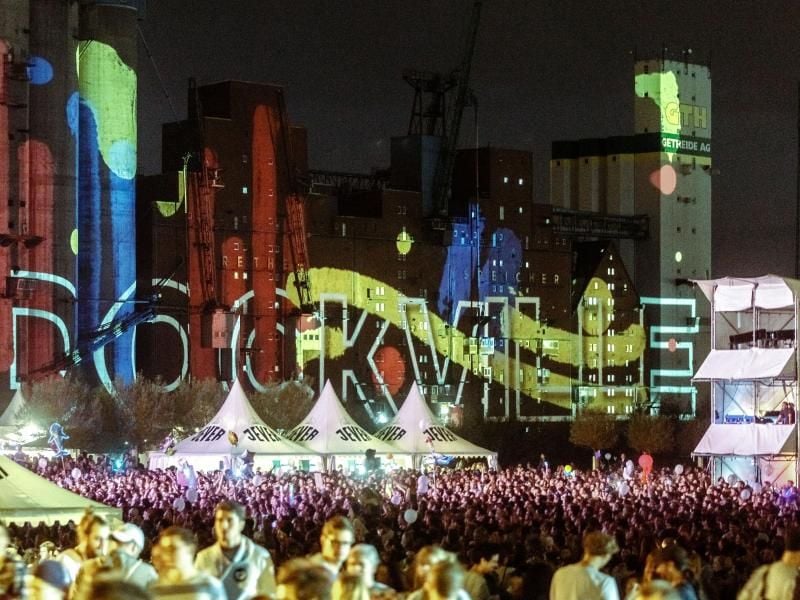 In Hamburg findet zum elften Mal das Dockville Festival statt, bei dem hochkarätige Acts wieder für Stimmung sorgen. Foto: Markus Scholz