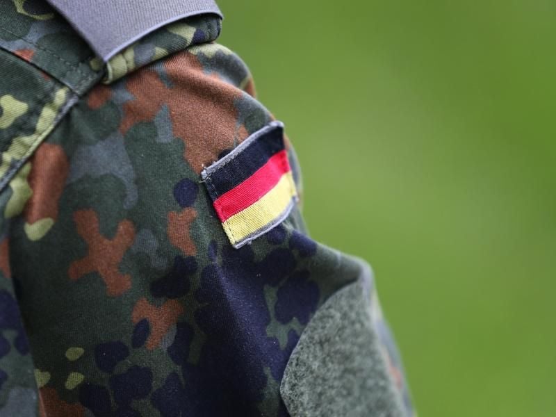 Uniform eines Soldaten. Foto: Karl-Josef Hildenbrand/Archiv