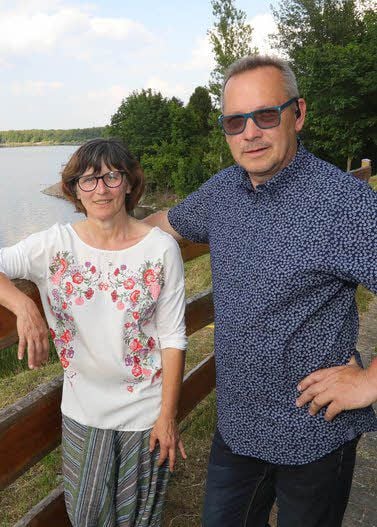 Beate und Olaf Köppe haben das Sandersdorfer Strandbad vor einem Jahr als Pächter übernommen.