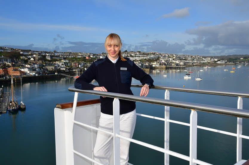 Die Bernburgerin Annett Beitlich auf See im Nordpolarmeer.