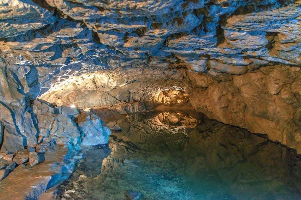 Einst künstlich angelegt: der Olmensee in der Hermannshöhle in Rübeland