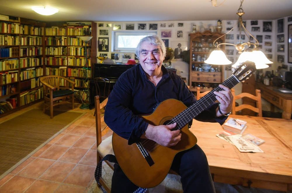 Hartmut König schrieb deutsche Rockgeschichte, wurde später FDJ-Kulturfunktionär und rückte als ZK-Mitglieder der SED und Vize-Minister für Kultur in die Spitze der Nomenklatura des Arbeiter- und Bauernstaates auf.
