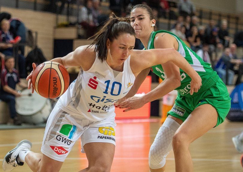 Auf dem Trikot von Barbora Kasparkova (l.) prangt das Sparkassen-Logo. Auch in der nächsten Saison?
