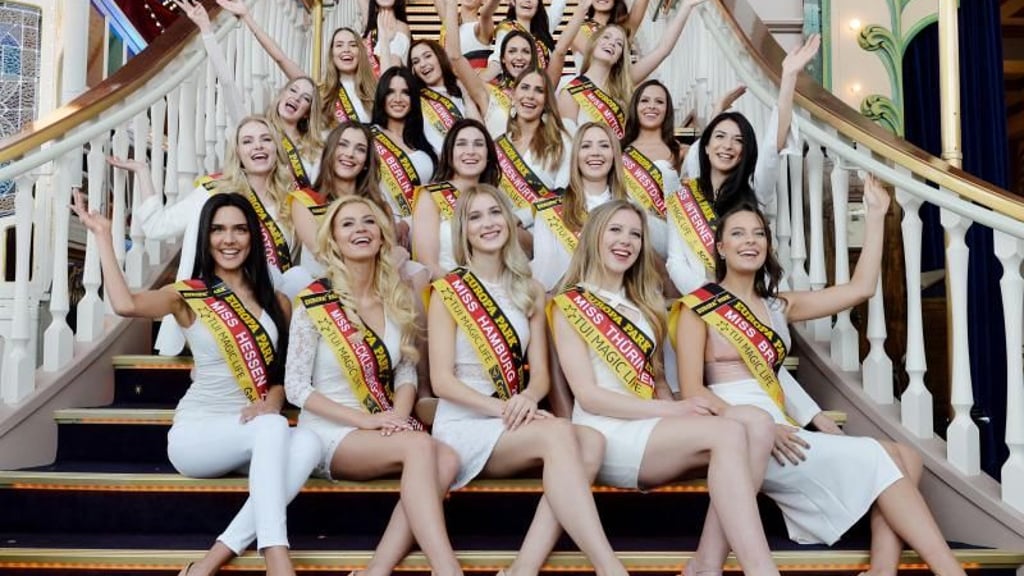 22 Finalistinnen üben für die Wahl der "Miss Germany"