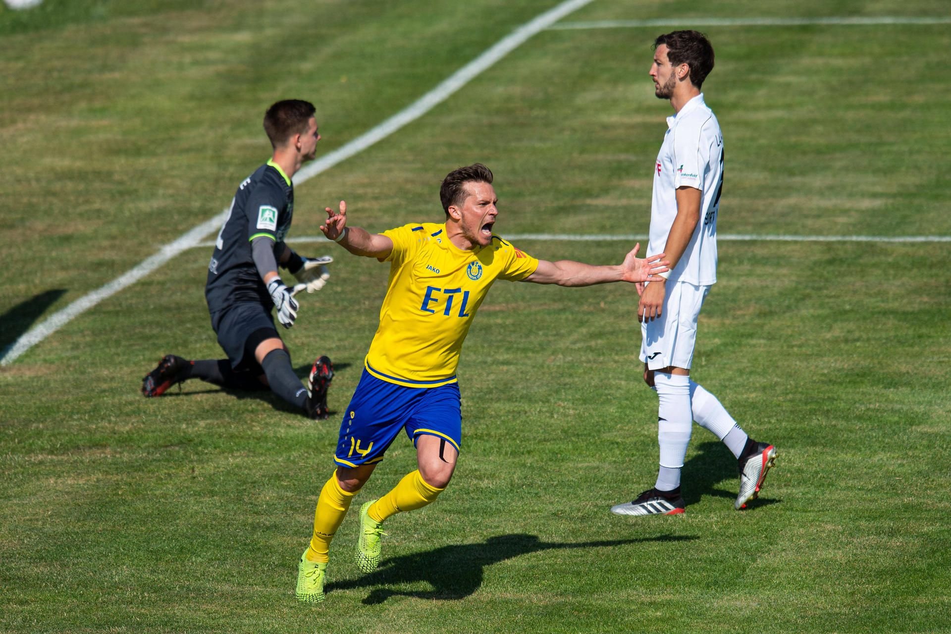 Aufstiegsrelegation zur 3. Liga:, 1. FC Lokomotive Leipzig - SC Verl: Patrick Wolf bejubelt sein Tor zum 1:0. Am Ende müssen sich die Leipziger mit einem 2:2 zufrieden geben.