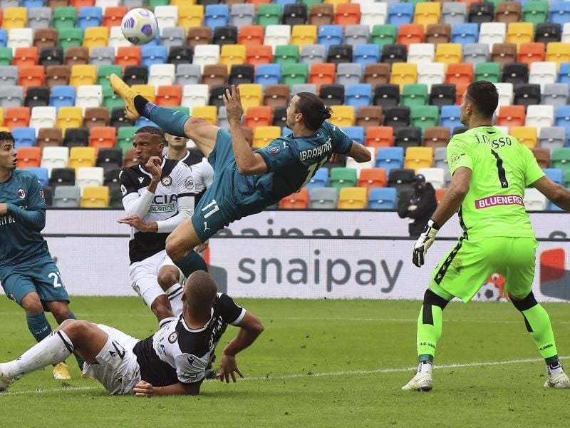 Spektakulär: Milan-Star Zlatan Ibrahimovic traf gegen Udinese Calcio per Fallrückzieher. Foto: Andrea Bressanutti/LaPresse/AP/dpa