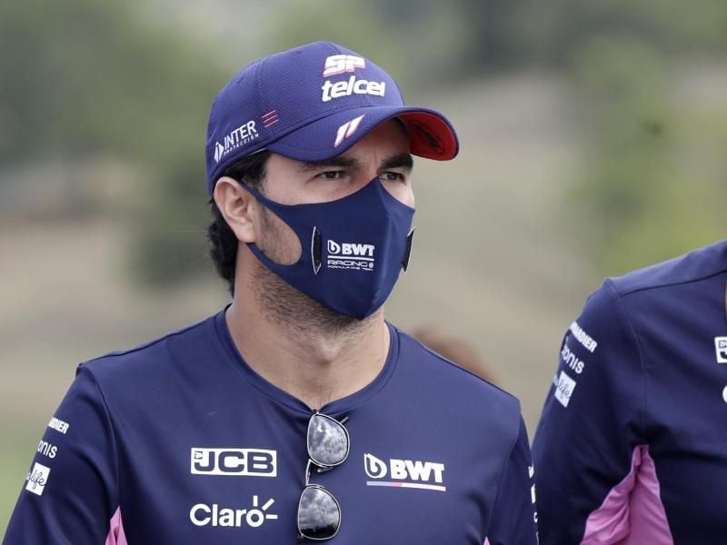 Muss in der Startaufstellung einen Platz nach hinten rücken: Sergio Perez. Foto: Luca Bruno/AP/dpa