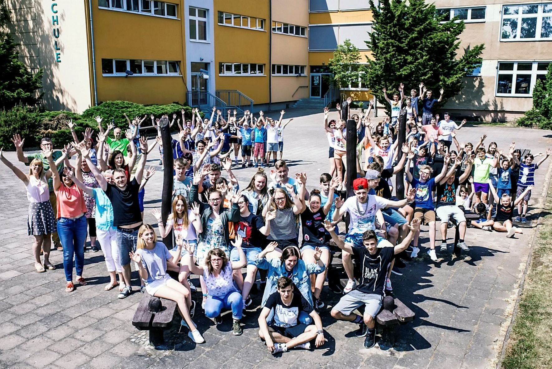 Schüler und Lehrer der Albert-Schweitzer-Schule Aschersleben hatten jede Menge Spaß bei den Dreharbeiten.