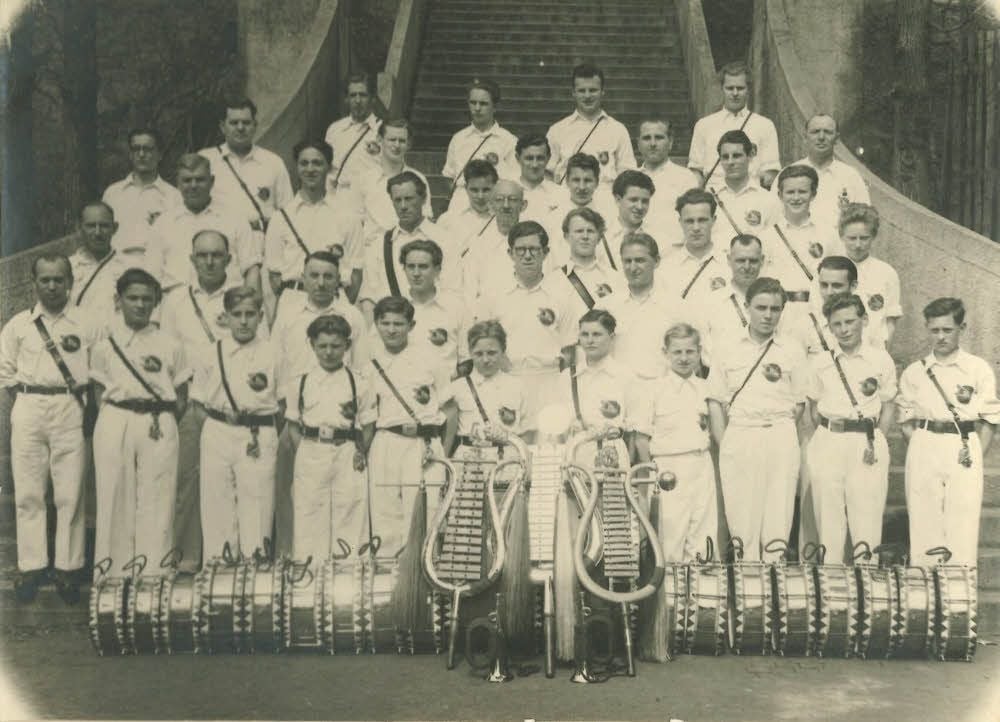 Ein Gruppenbild des Hettstedter Spielmannszugs aus dem Jahr 1955