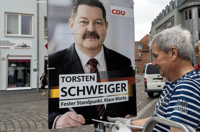 Die Wahlplakatsaison hat begonnen.