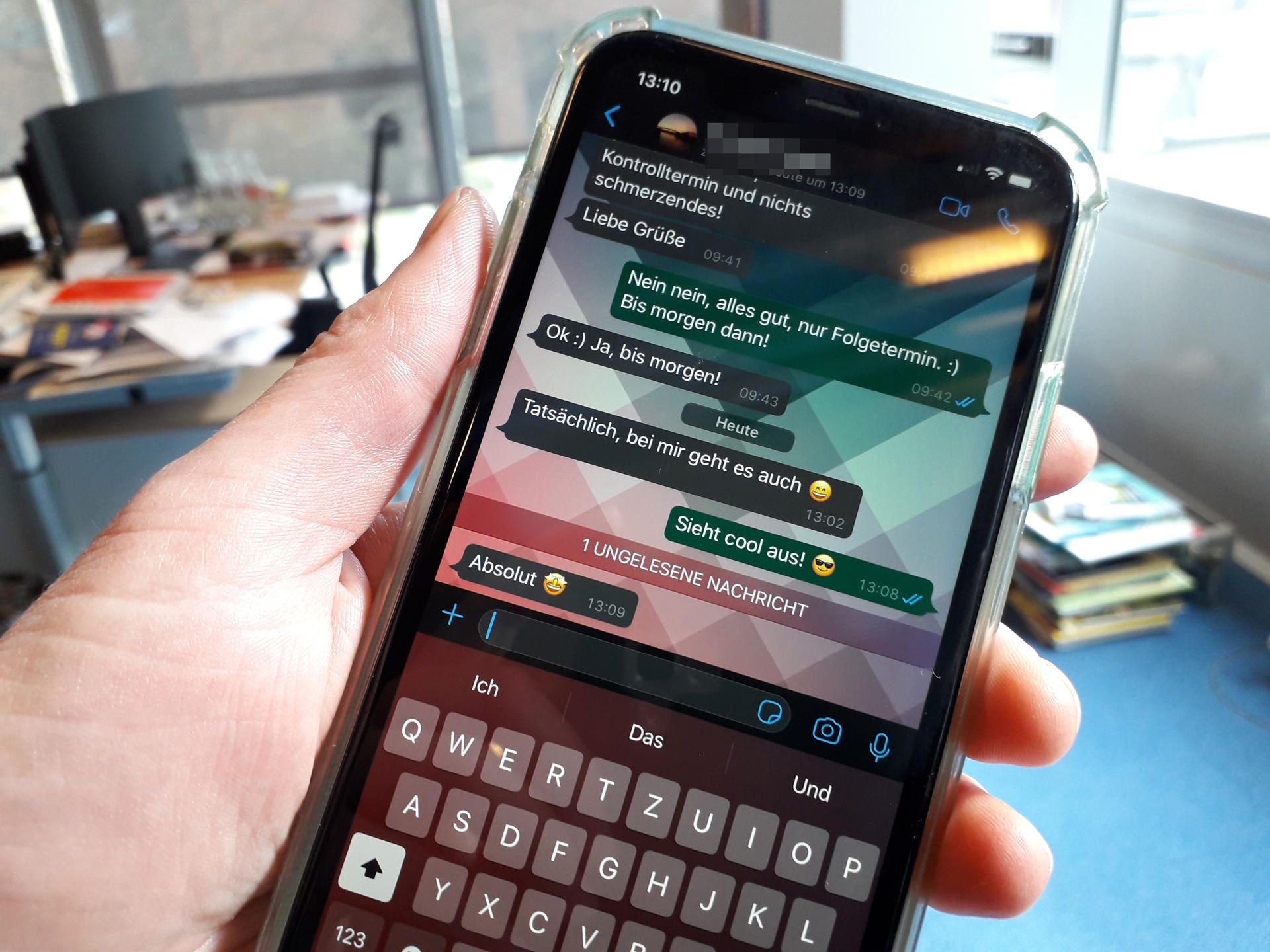 Jetzt ist der Dark Mode bei Whatsapp da – für Android und iOS.