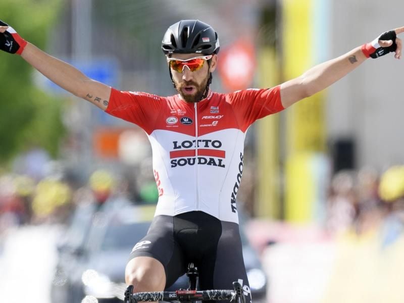 Der Belgier Thomas De Gendt hat die zweite Etappe im Alleingang gewonnen. Foto: Laurent Gillieron/KEYSTONE