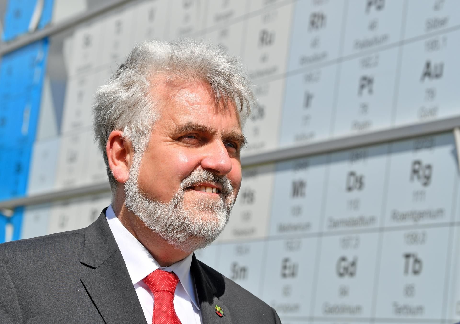 Sachsen-Anhalts Wirtschaftsminister Armin Willingmann teilte am Montag mit, dass das Land mehr Geld für die Wirtschaftsförderung bereitstellen wird.
