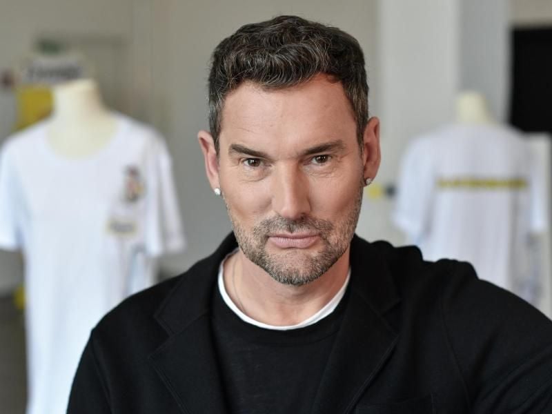 Fußball hat er als Kind nicht gespielt, aber mit Mode kennt sich Michael Michalsky aus. Foto: Jens Kalaene