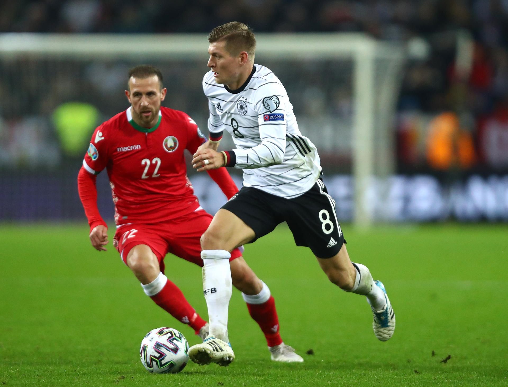 Toni Kroos und Igor Stasevich