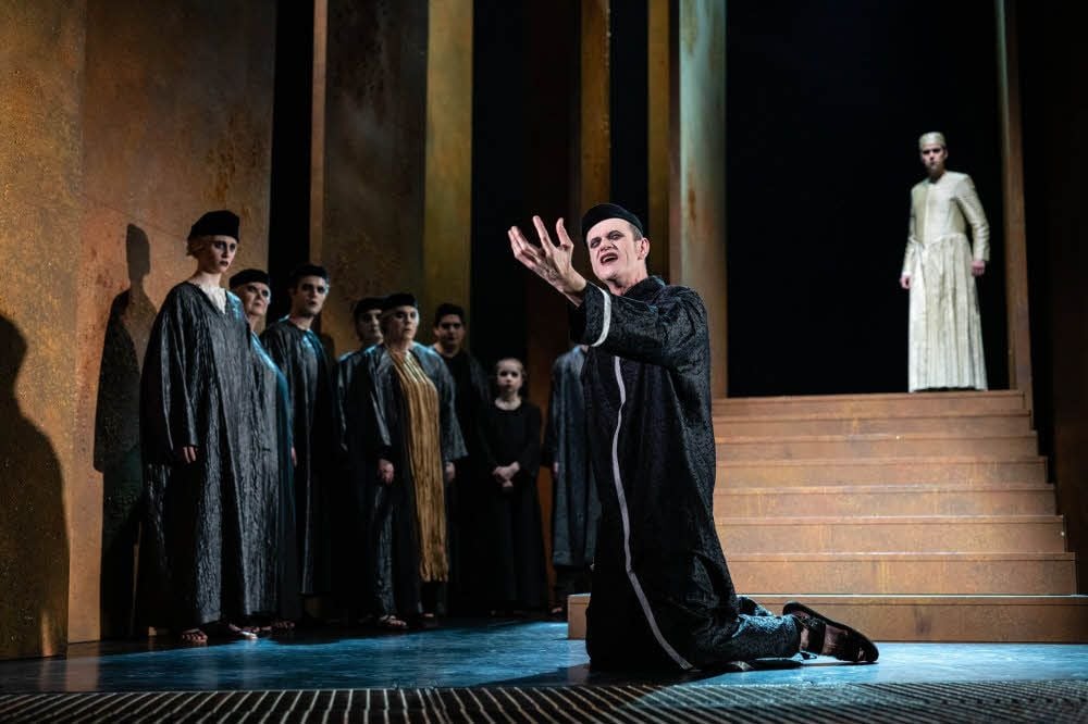 Oliver Beck als Seher Teiresias in „Antigone“.