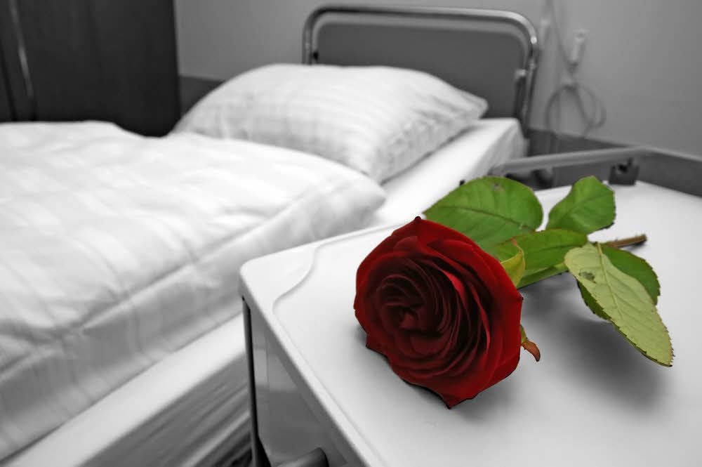 Natürlich hofft man auf Heilung, wenn man ins Krankenhaus geht. Doch mehr als 40 Prozent der Deutschen sterben nicht in den eigenen vier Wänden, sondern in einer Klinik. Auch in Sangerhausen gehört der sterbende Patient zum Klinikalltag.