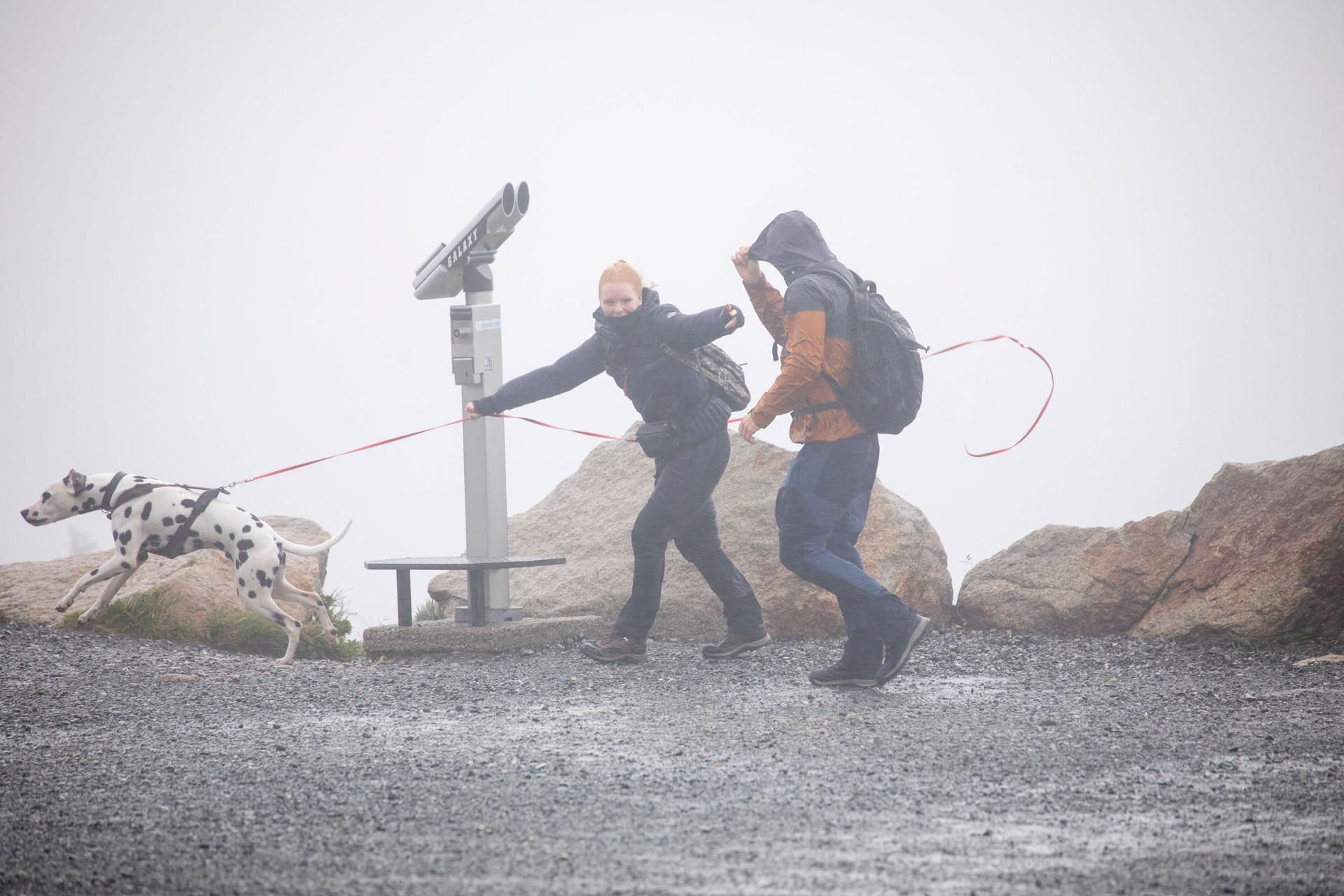 Auf dem Brocken gibt es mittlerweile Windgeschwindigkeiten von über 130 Km/h.