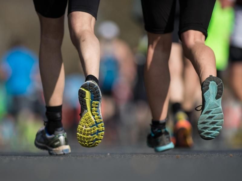 Läufer nehmen an einem Marathon teil. Foto: picture alliance / Silas Stein/dpa/Symbolbild