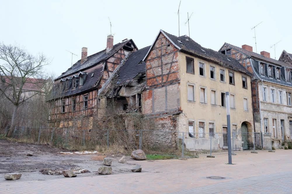 Blick auf die Gebäude am Brühl 5 in Zeitz am Montagnachmittag