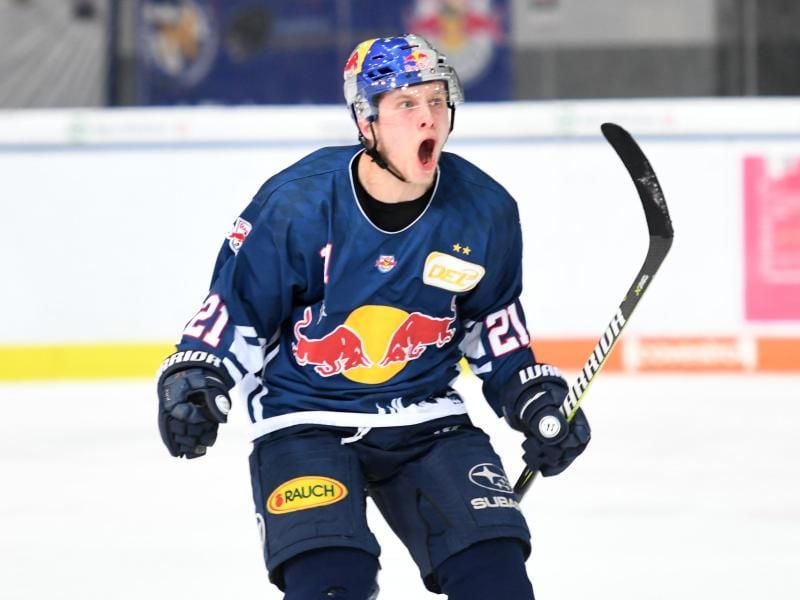 Eishockey-Nationalspieler Dominik Kahun steht vor einem Wechsel vom EHC Red Bull München in die NHL. Foto: Tobias Hase/dpa