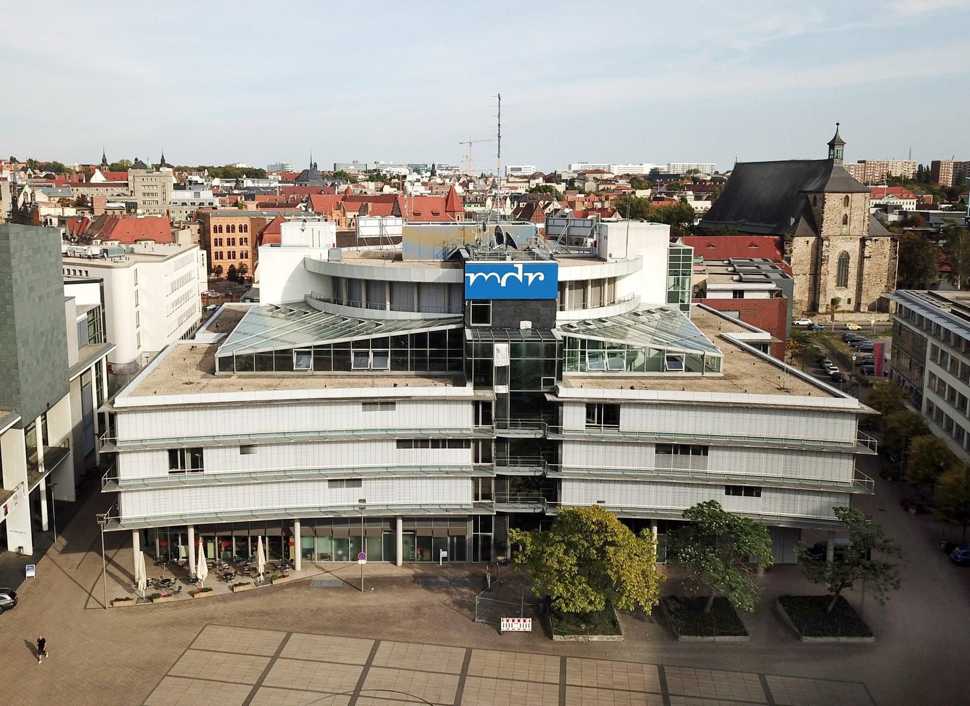 Am Dienstagabend hat es eine Bombendrohung gegen das mdr-Gebäude in Halle gegeben. (Archivbild)