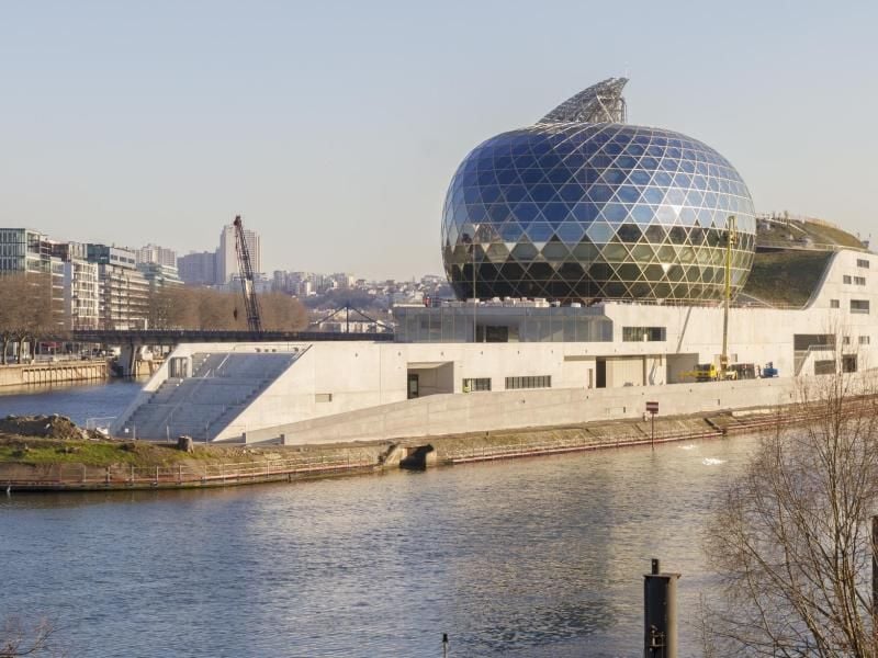 Die Halle wurde vom japanischen Stararchitekten Ban entworfen. Foto: Laurent Blossier
