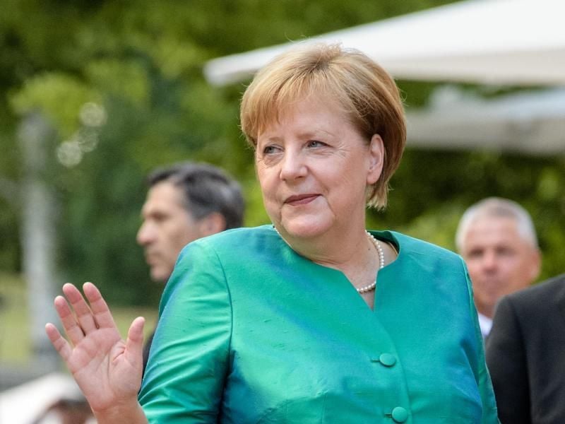Bundeskanzlerin Angela Merkel kommt zur Premiere der Richard-Wagner-Festspiele. Foto: Matthias Balk