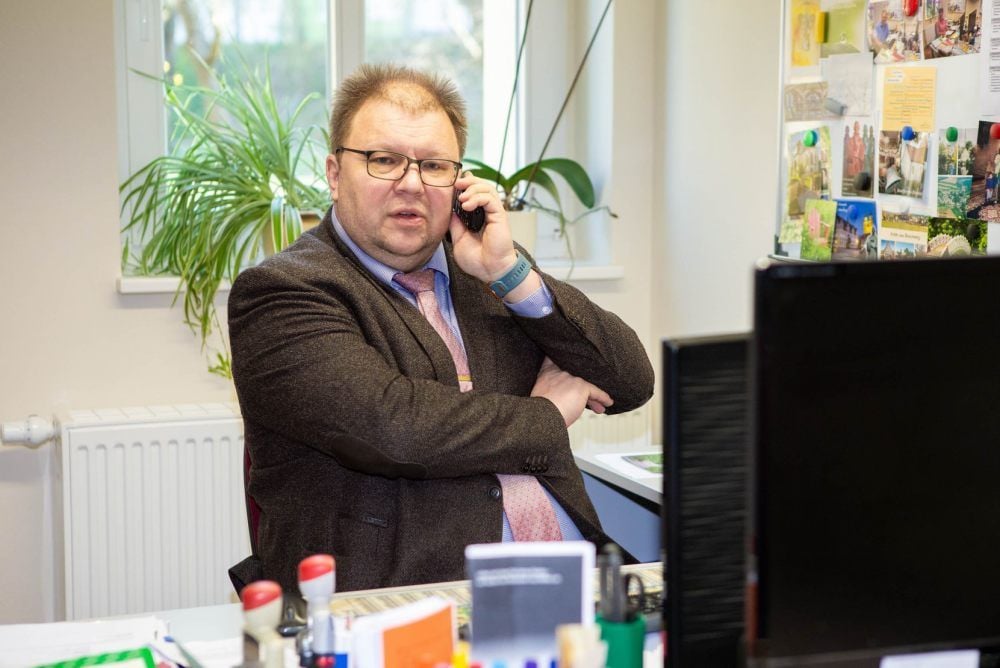 Der Droyßiger Pfarrer Christoph Roßdeutscher ist jederzeit für seine Gemeindemitglieder da - auch telefonisch.