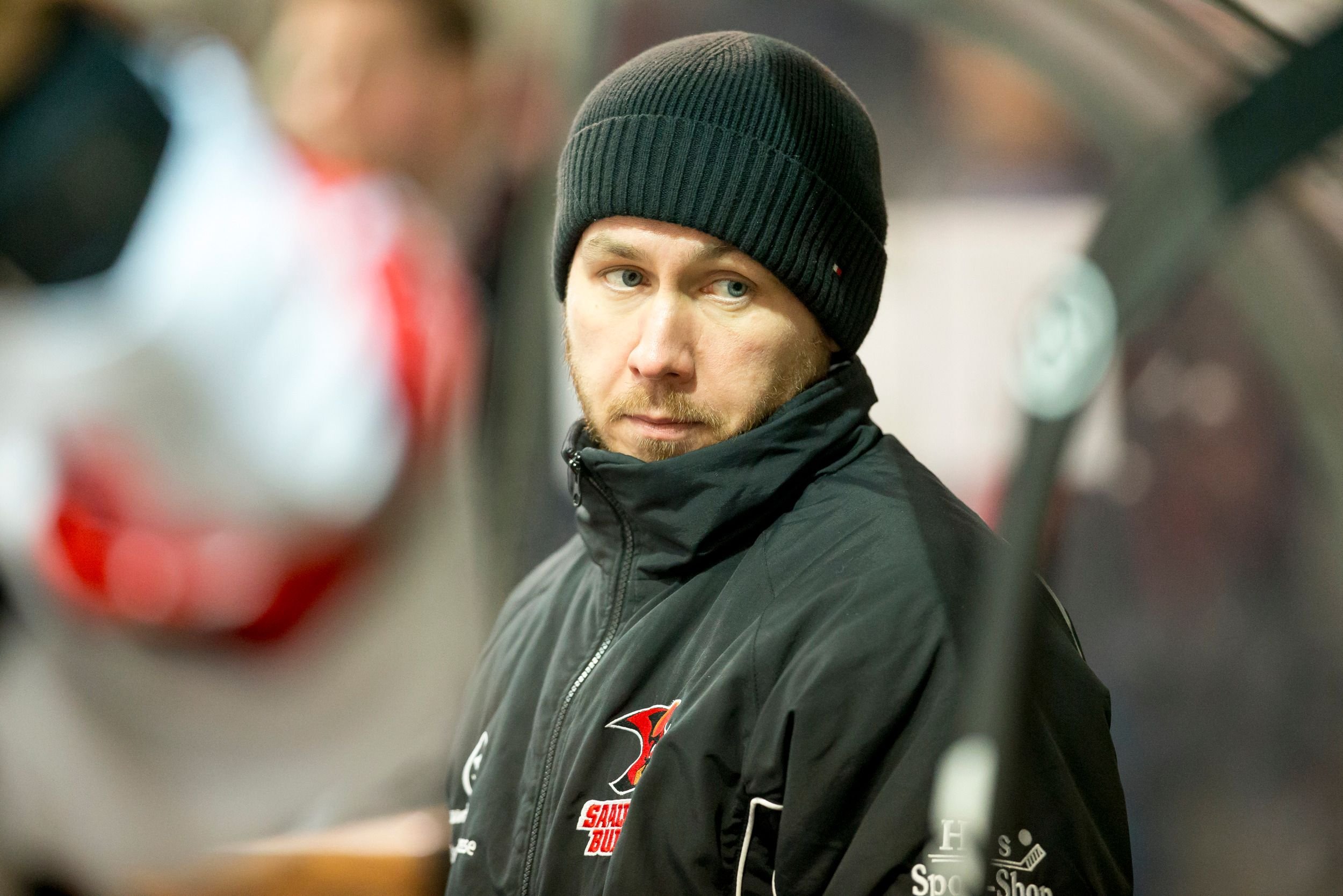 Die Jugend im Blick: Trainer Georgi Kimstatsch gibt den Talenten Marius Rahn und Ronny Gehlert eine Chance im Profiteam der Saale Bulls.