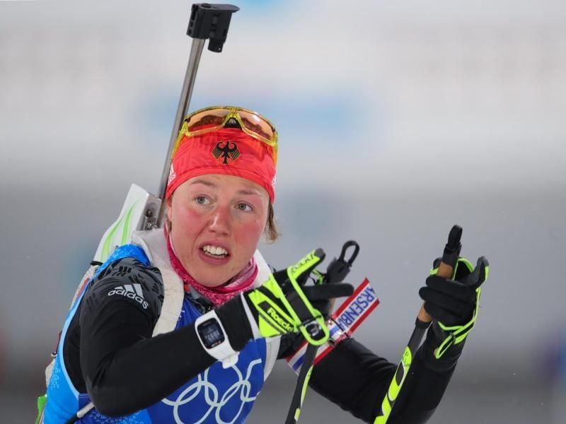 Biathletin Laura Dahlmeier ist gut drei Wochen vor dem Saisonstart wieder ins Training eingestiegen. Foto: Michael Kappeler